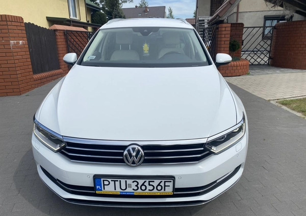 Volkswagen Passat cena 68400 przebieg: 129000, rok produkcji 2017 z Turek małe 596